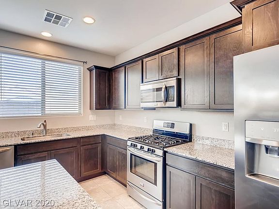 5th image of 2208 Mundare Dr