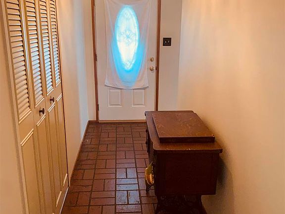 3rd image of 2525 Middleground Dr