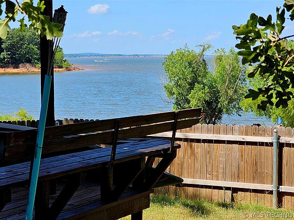 4th image of 796 W Aspen Rd