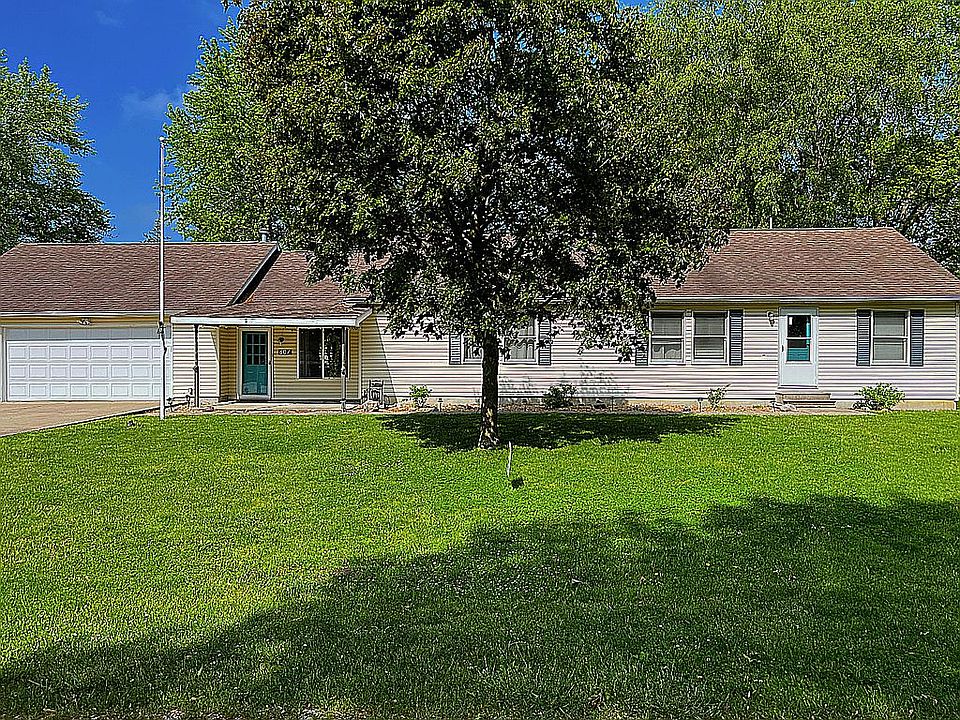 607 N East St, Moweaqua, IL 62550 Zillow