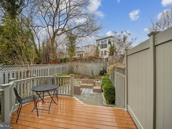 4421 Macarthur Blvd NW, Washington, DC 20007