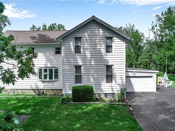 2nd image of 5137 Oakwood Dr