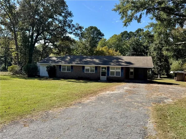 606 Viewpoint Dr, Jackson, GA 30233
