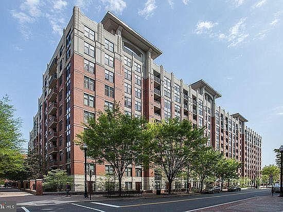 1st image of 1021 N Garfield St APT 428