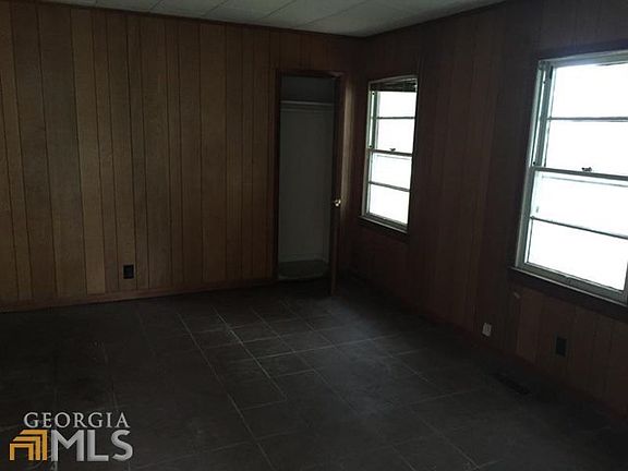 5th image of 299 Peachtree Cir