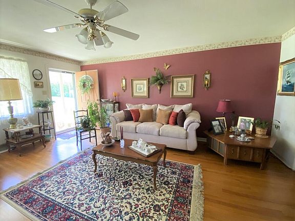 3rd image of 241 E 18th St
