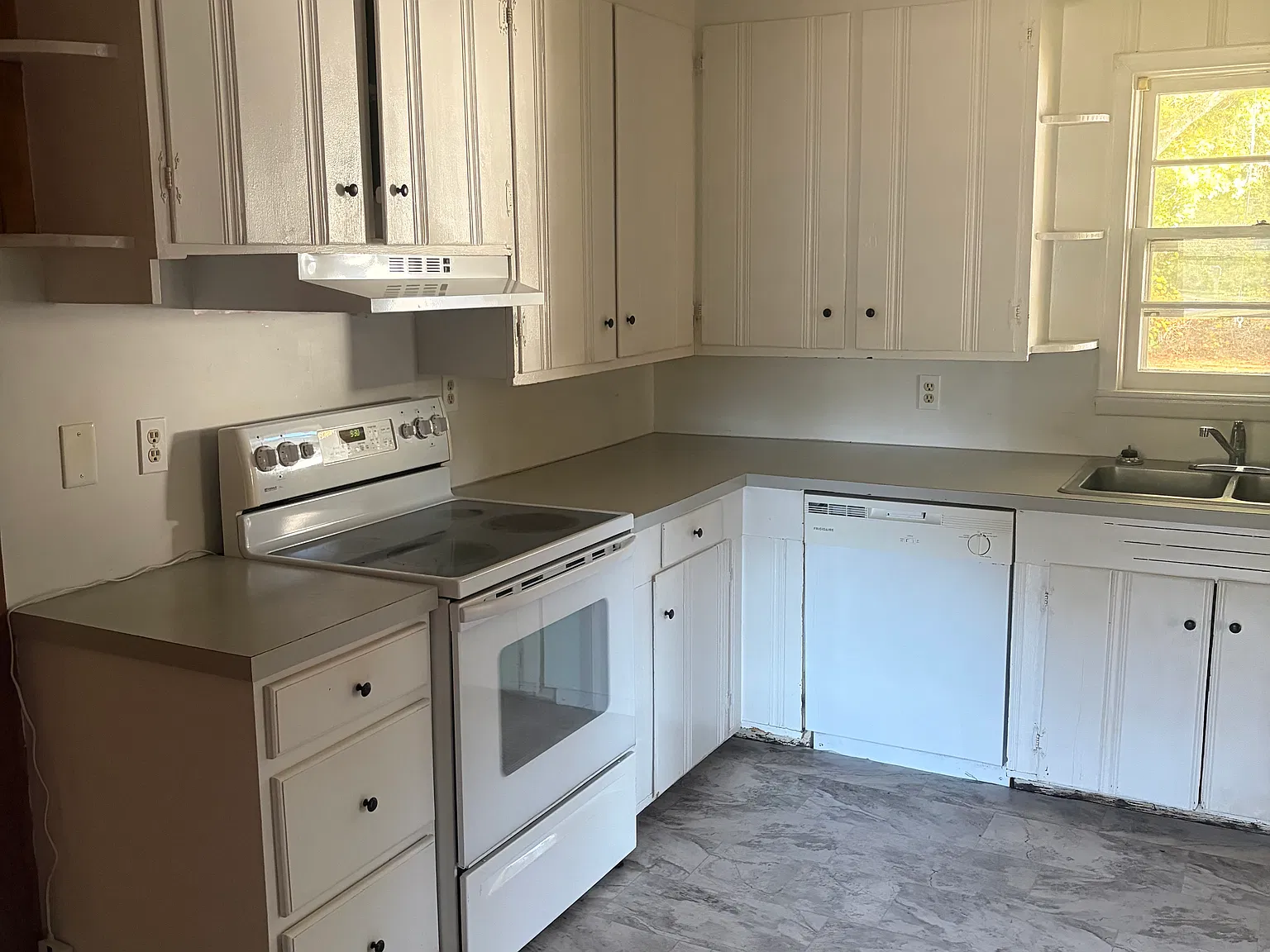 3 bed, 1.5 bath, 1100 sqft, $1,600 — Photo 4