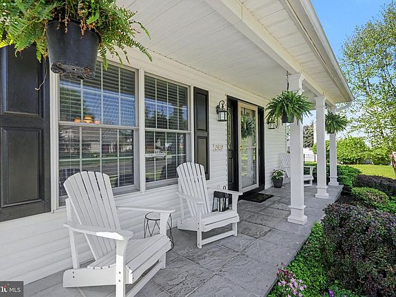 4th image of 2427 Clover Dr