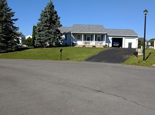 1 Kennedy Pl, Cohoes, NY 12047