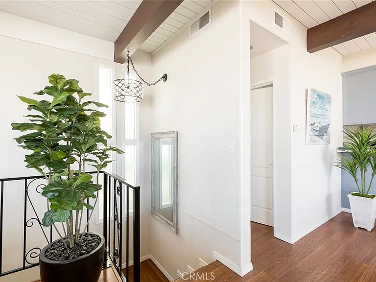 126 Neptune Ave — Photo 28