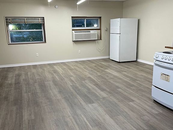 2nd image of 34 E Main St #2B