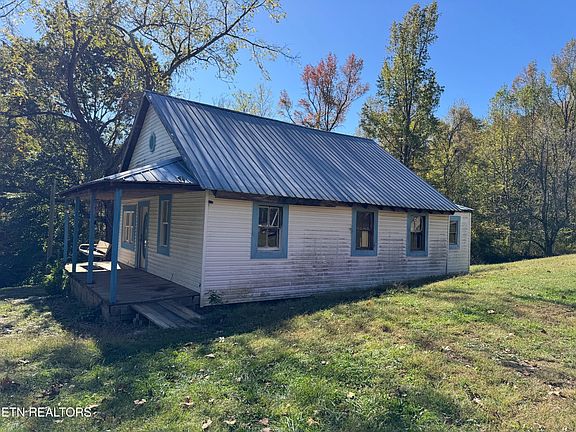 3rd image of 160 Laco Rd