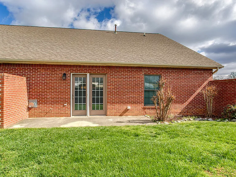 101 Pinewood Dr #1 — Photo 21