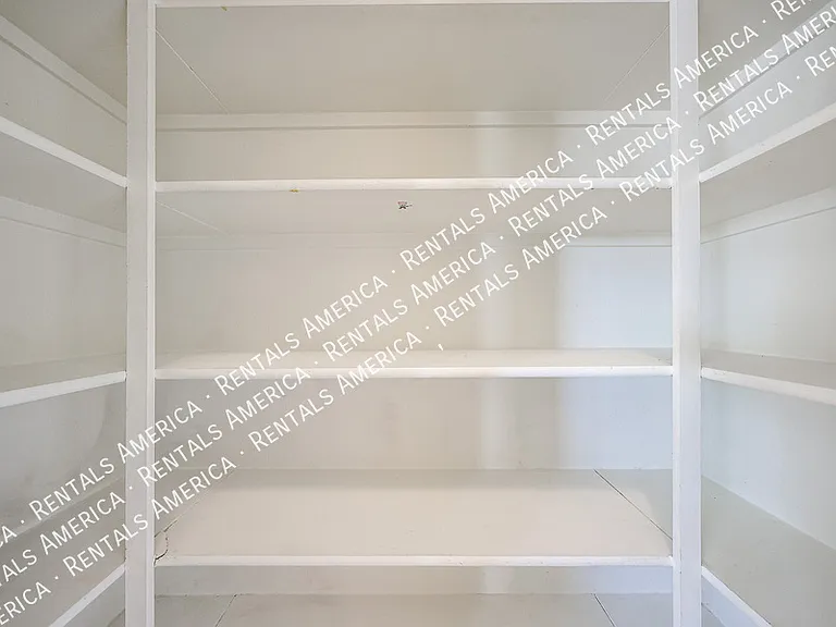 1356 E Clifton Ave — Photo 17