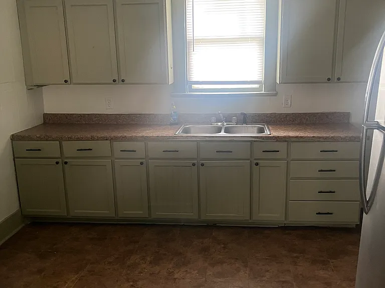 419 Poplar St — Photo 4