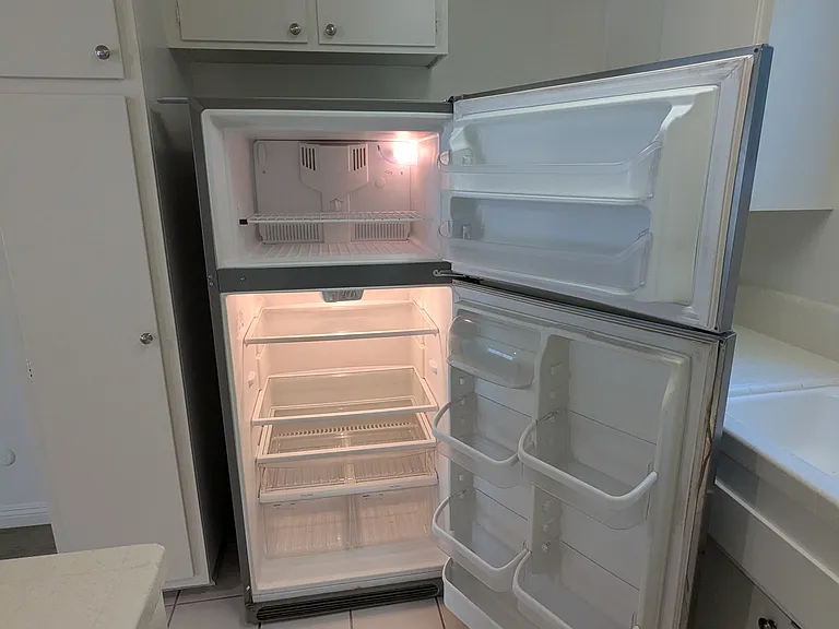 1009 E Grand Ave #1 — Photo 21