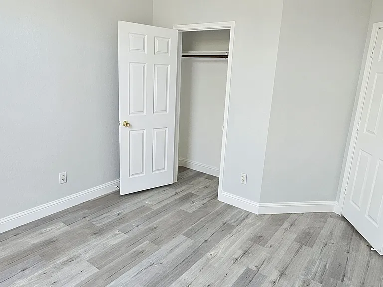 1518 Fallcreek Ct — Photo 18