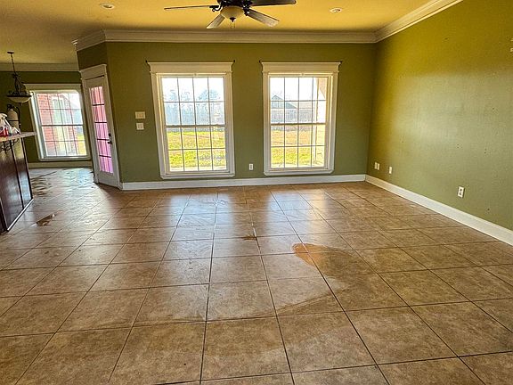2nd image of 104 Watson Cir