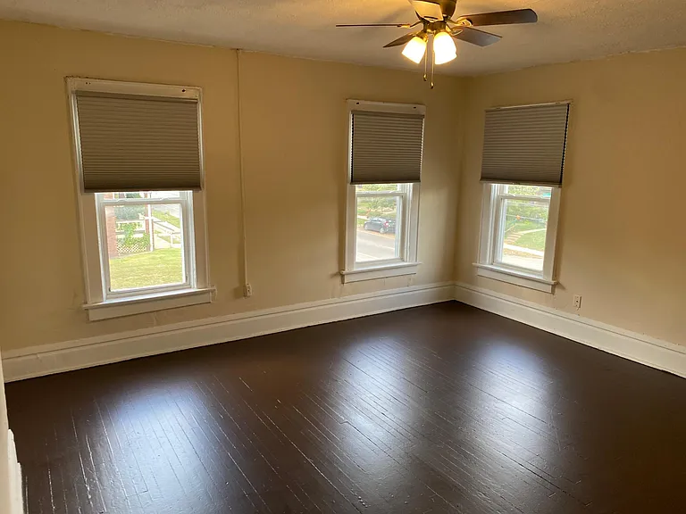 433 E Oakland Ave — Photo 9