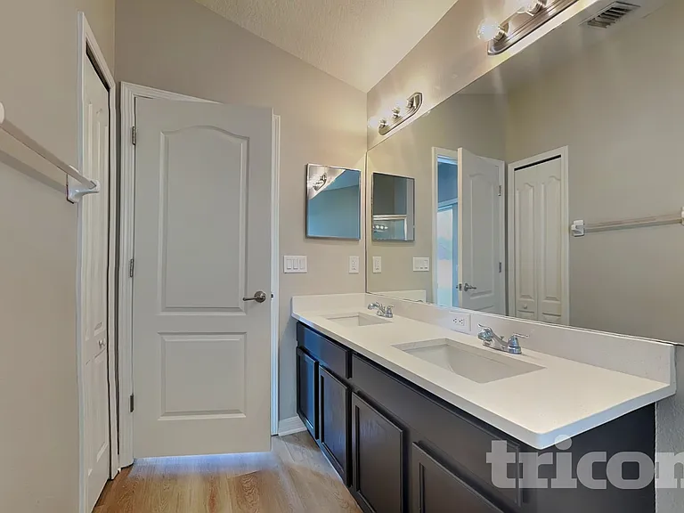 31333 Heatherstone Dr — Photo 8