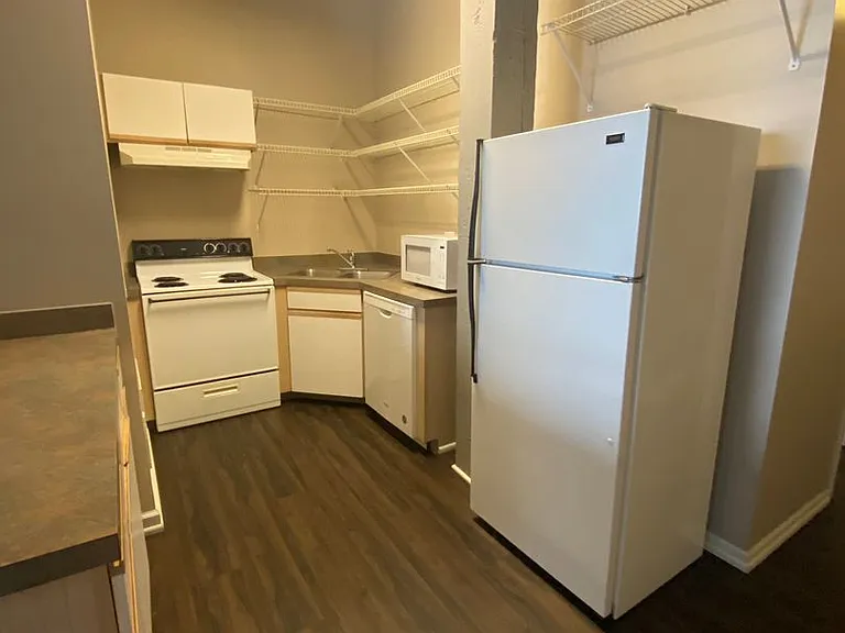 1115 Harney St — Photo 13