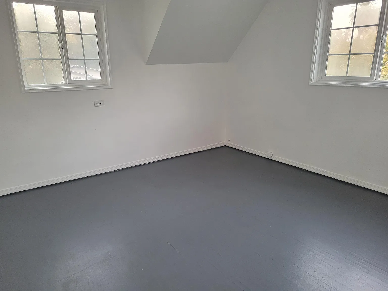 4 bed, 1904 sqft, $5,800 — Photo 2