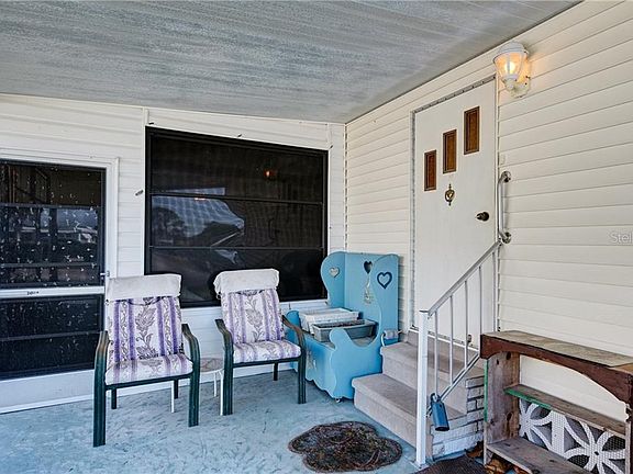 3rd image of 6860 Pleasant Ct