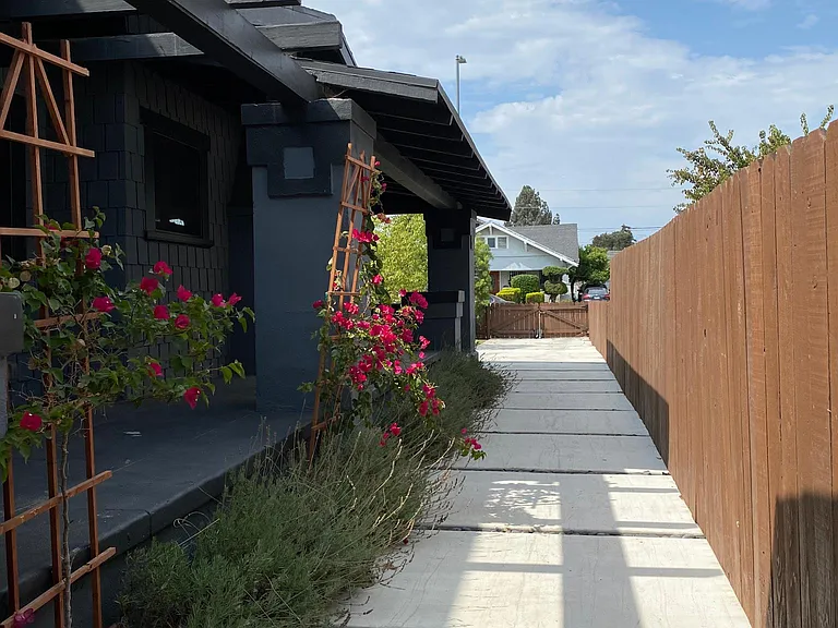 1548 W 48th St — Photo 2