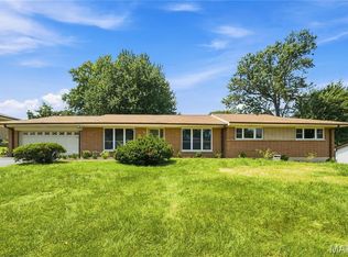 849 Charlesgate Dr, Saint Louis, MO 63132