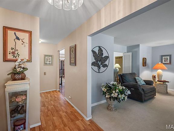 3rd image of 418 Tamarack Dr