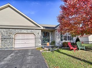 145 E Maple Grove Rd, Narvon, PA 17555