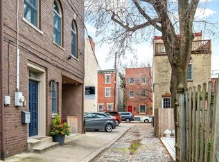 139A Carpenter St, Philadelphia, PA 19147