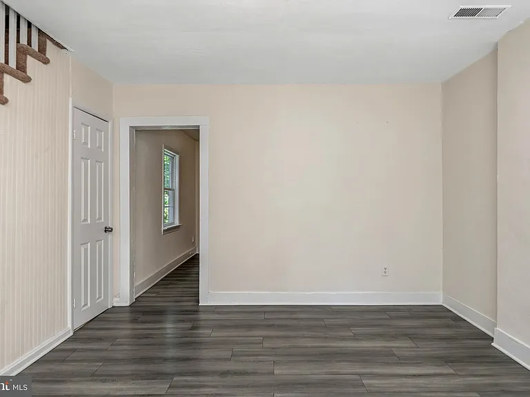 319 Wolfe St #1/2 — Photo 7