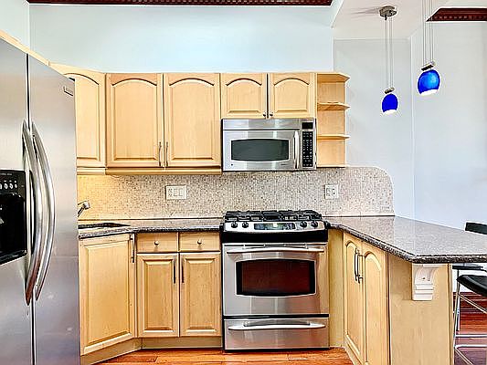 2nd image of 214 14th St APT 3