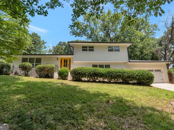 3102 Edgewater Dr, Gainesville, GA 30501