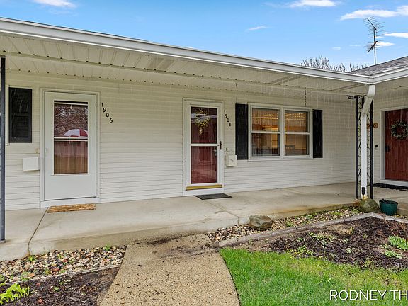 2nd image of 1908 Elizabeth Ln