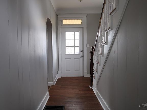 4th image of 6916 Noble Ave
