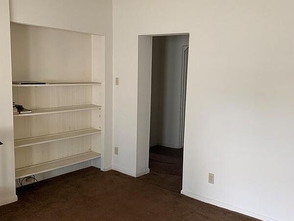 3rd image of 407 Lawson Ave #1