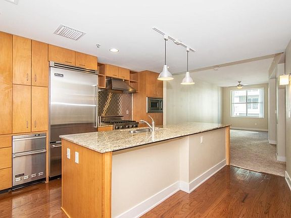 3rd image of 1120 E Kennedy Blvd #1127