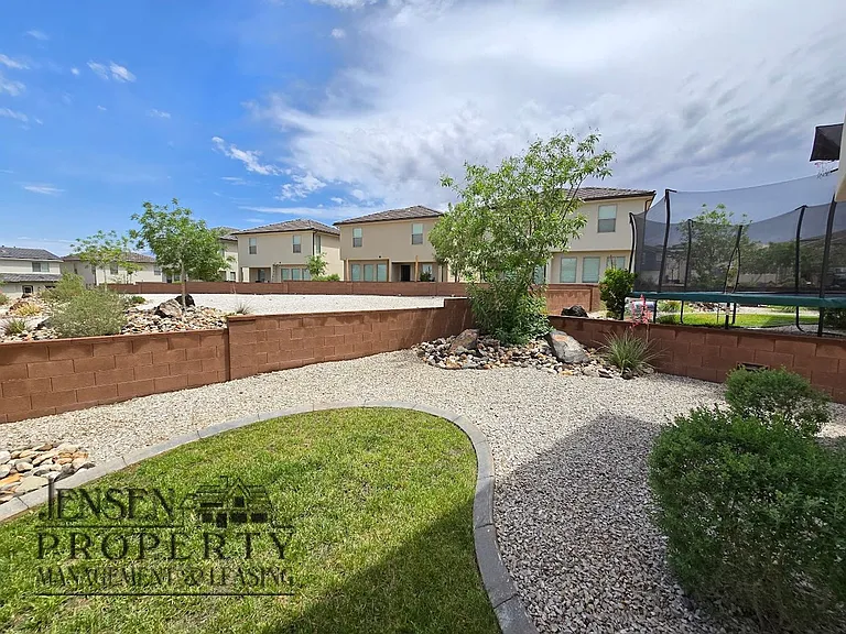 3187 E Halo Ln — Photo 31