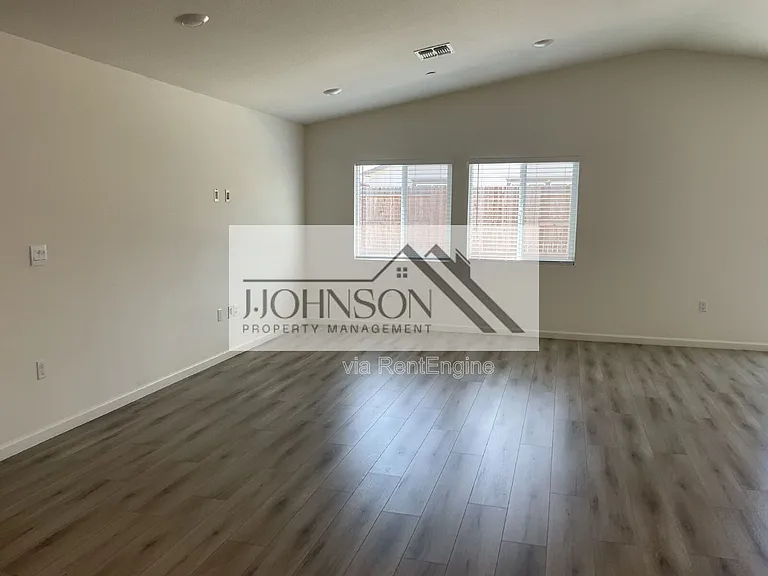 2456 Enantio St — Photo 5
