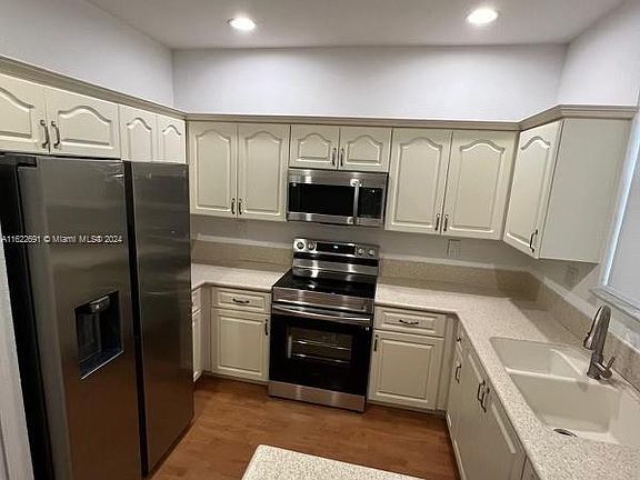 2nd image of 7611 NW 115th Ct #7611