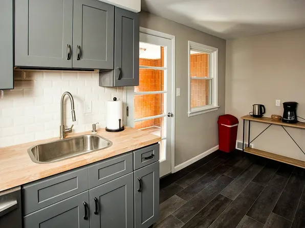 2448 Warrensville Center Rd Unit 1, Cleveland, OH 44118