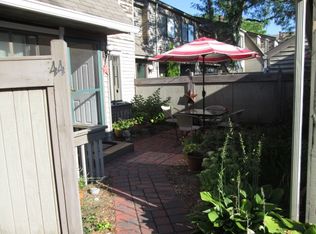 44 Peddlars Dr, Branford, CT 06405