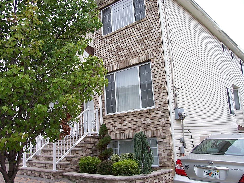 2nd image of 46 Seguine Loop