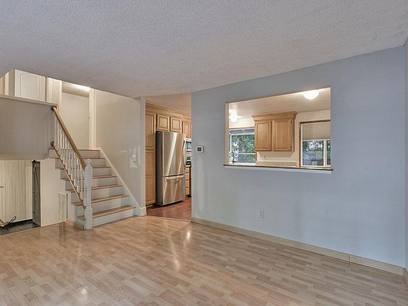 4th image of 23013 NE 25th Way