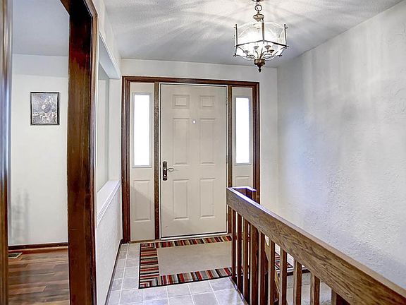 4th image of 7912 Weymouth Ct