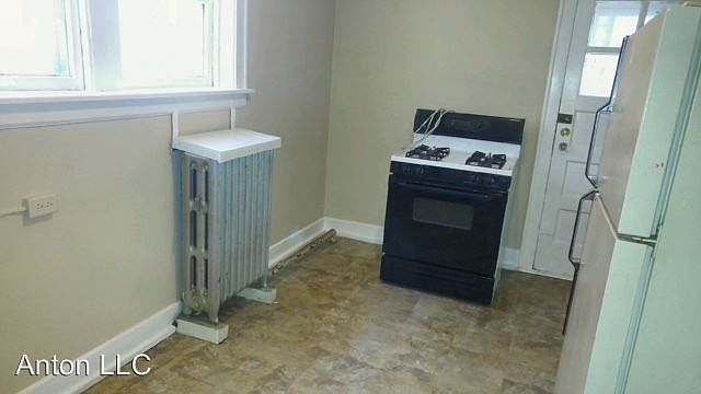 1st image of 309 Memorial Dr APT 4