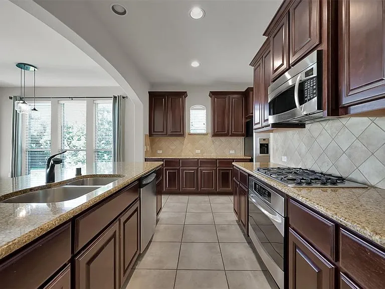 2 Maitland Ct — Photo 11