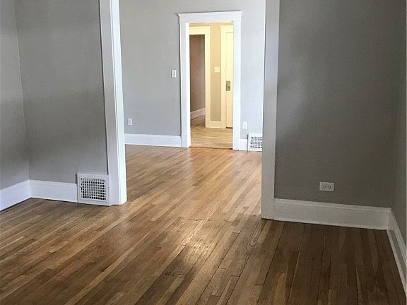 4th image of 1968 W 57th St #4